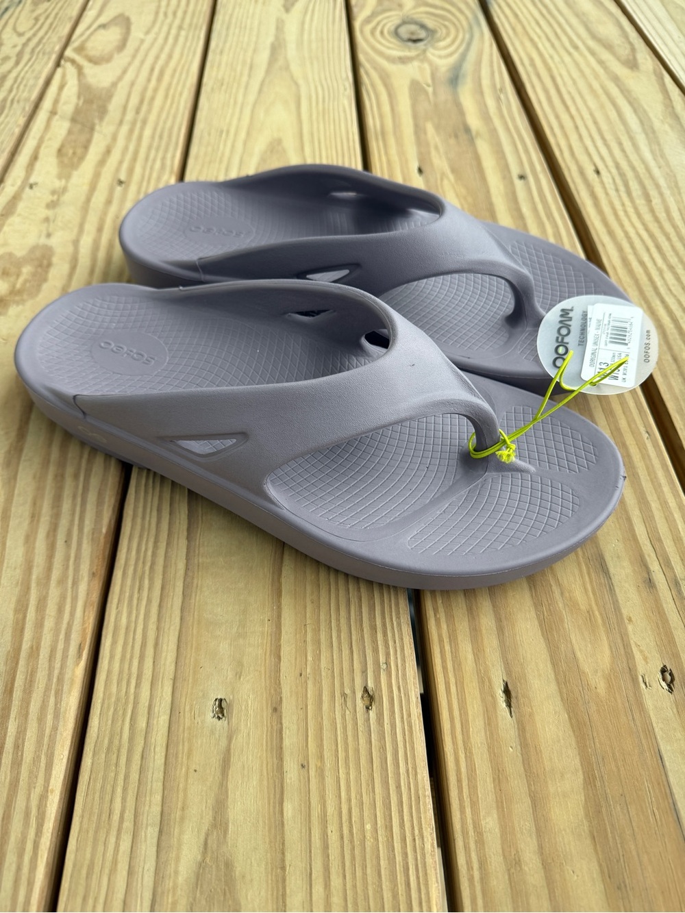 New OOFOS OOriginal Unisex Flip Flop Sandals Mauve Size M13 / W15 Purple